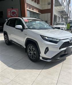 تۆیۆتا ڕاڤ 4